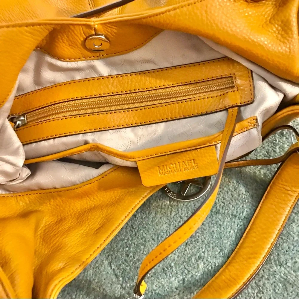 Micheal Kors Vintage Genuine Leather Shoulder Bag Mustard Yellow/Silver Hardware - Picture 10 of 14